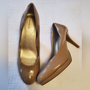 Tahari Women's Beige Pumps Heels